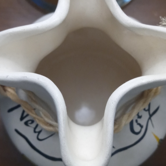 NWOT NY clay pot - Picture 3 of 3